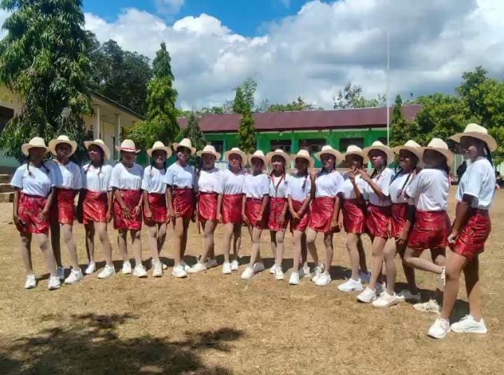 Lomba Gerak Jalan 17 Kilometer Putri